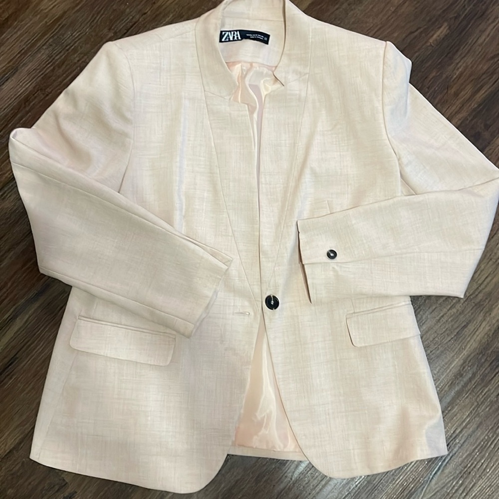 Light pink blazer jacket from Zara